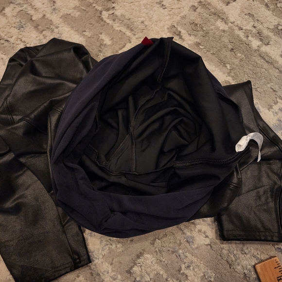 Spanx Mama Maternity Black Faux Leather Leggings Size 1X Vegan Leather Stretchy - Picture 6 of 16